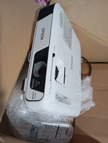Projetor Epson U32 Full HD nativo