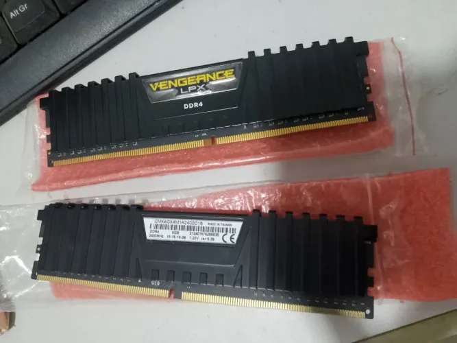 Memória Gamer 8g ddr4 cada