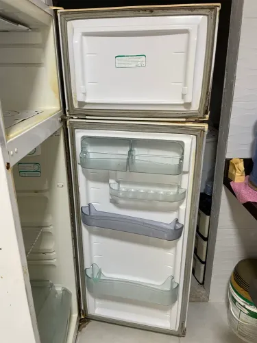 Geladeira com defeito