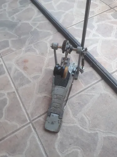 Pedal de bumbo 