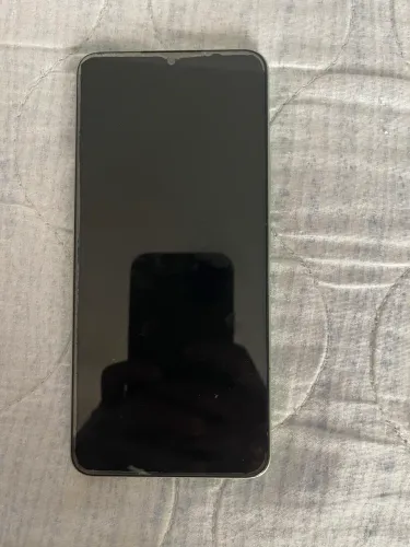 Xiaomi Redmi 13C na cor verde-claro