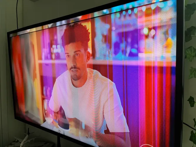 Tv Samsung 43 com defeito