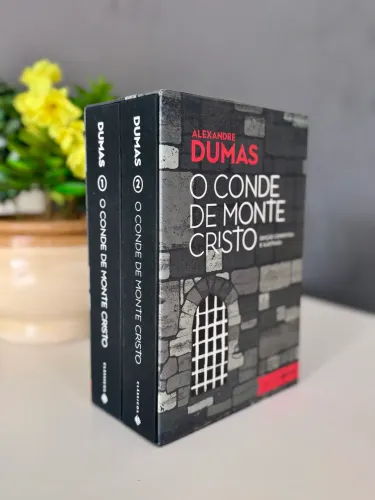 Box de livro O conde de Monte Cristo: edição comentada e ilustrada.