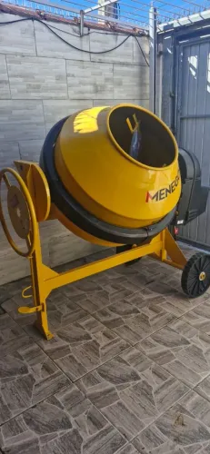 Betoneira 400L Menegotti Nova