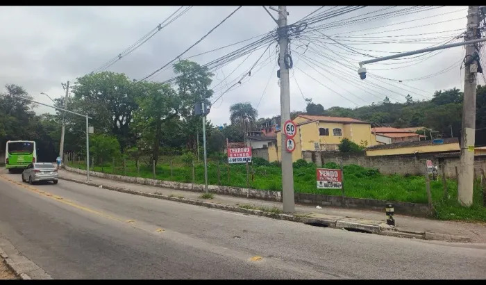 Terreno de esquina comercial - Pq Interlagos