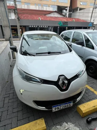 Alugel Renault Zoe Life