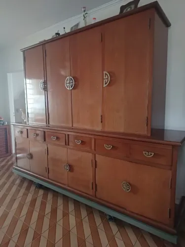 Móvel em Mogno