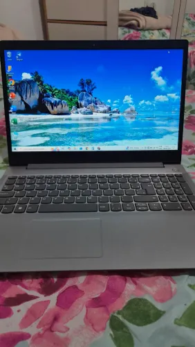 Vendo Notebook Lenovo Celeron.