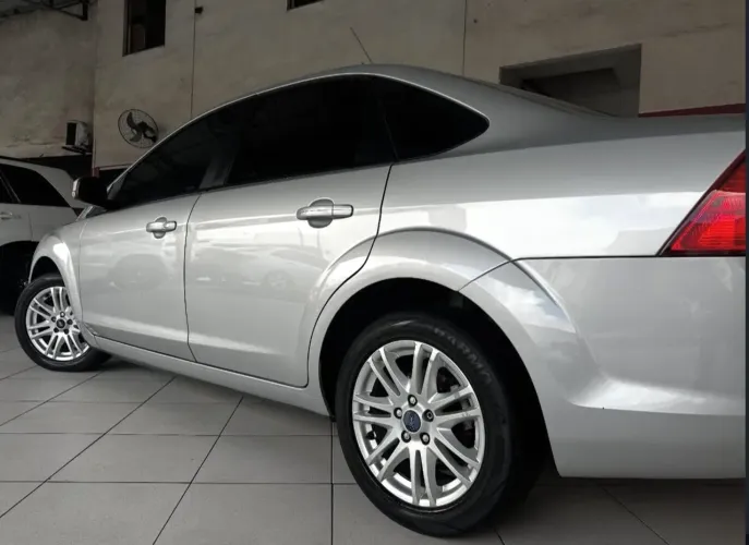 Ford Focus Sedan 2.0 16v/2.0 16V Flex 4P 2013