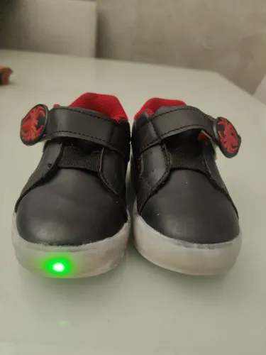 Tênis com luz