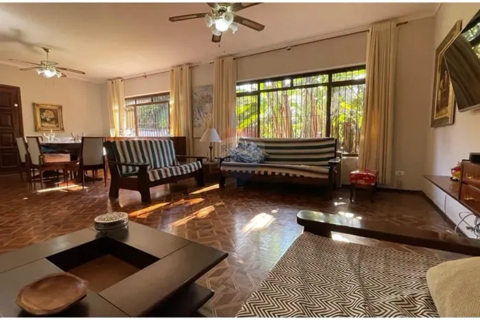 Casa térrea com 3 suítes para locação na Vila Madalena!