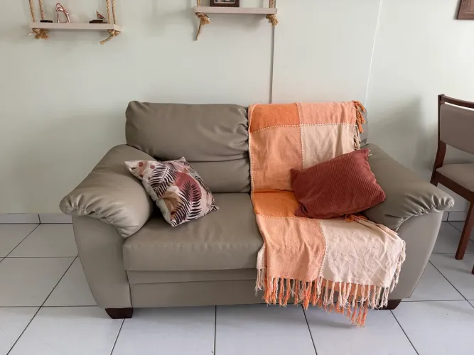 Vendo sofá couro perfeito estado