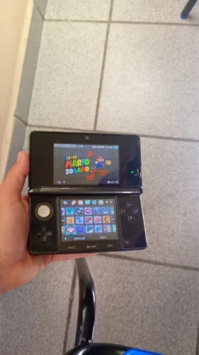 Nintendo 3DS Cosmo Black (Preto) - Em Ótimo Estado + 30 jogos