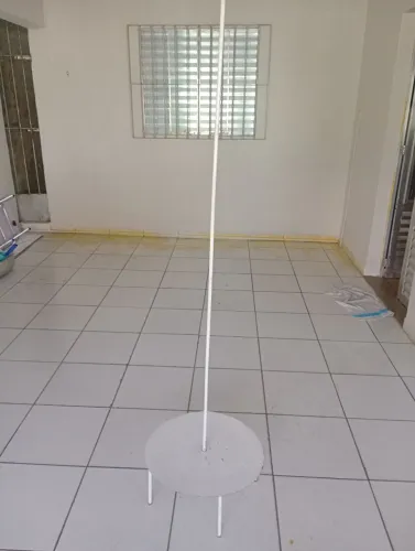 Expositor varão pra bola de futebol loja