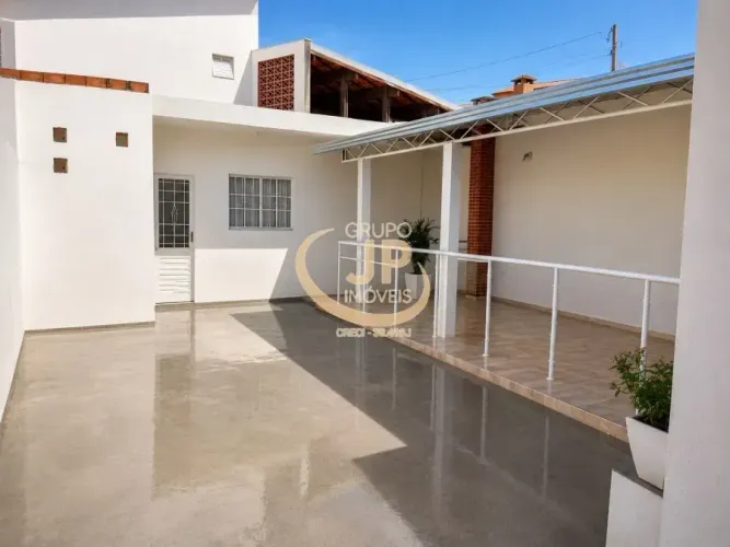 Sobrado na Zona Leste/ 3 Dorm. / Edícula/ Quintal/ 4 vagas/ 560 mil