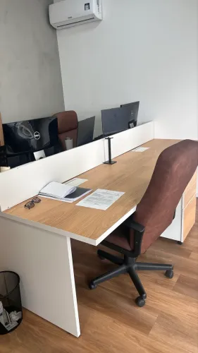 Mesa de escritório 4 lugares