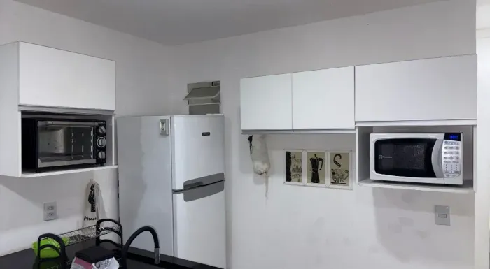 Praticidade a 100m do Mar: Apto Quarto e Sala Pronto para Morar no Corredor Verde