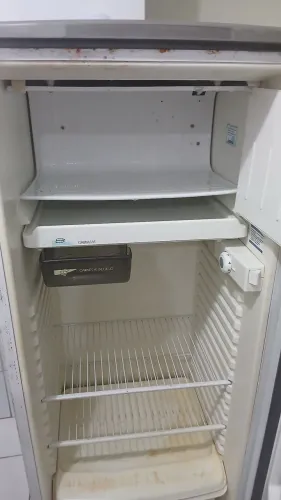 VENDE-SE GELADEIRA