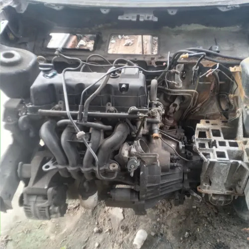 Vendo Ford ka completo pra retirar peças