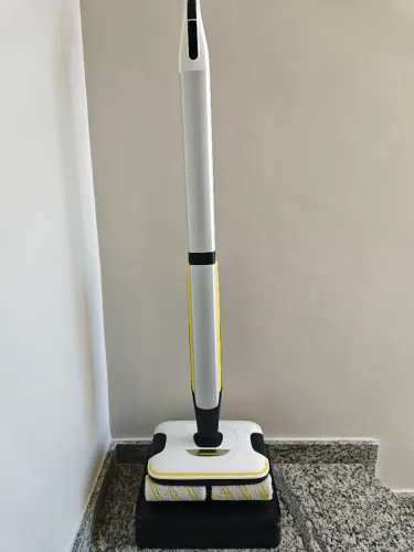 Limpadora de Piso Karcher FC 7 Usada