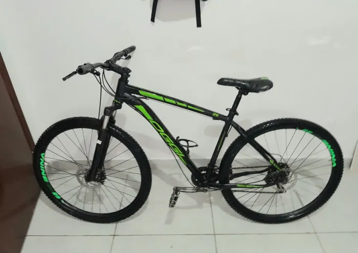 Bicicleta aro 29 com nota , relação shimano tudo ok, não troco retirada em águas lindas