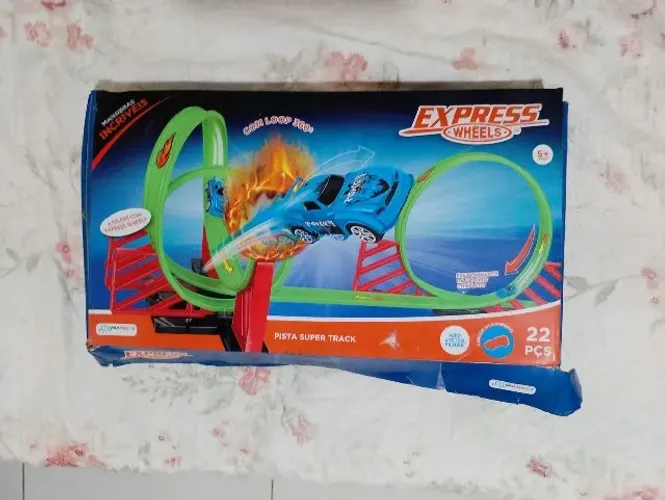 Pista de Corrida Express Wheels com Carrinho