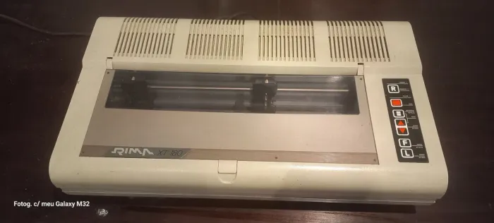 Vintage. Impressora rima grande com 2 caixas de Papel para impressão para