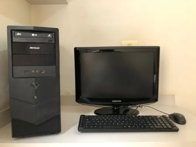 2x COMPUTADORES COMPLETOS - PRA IR RAPIDO