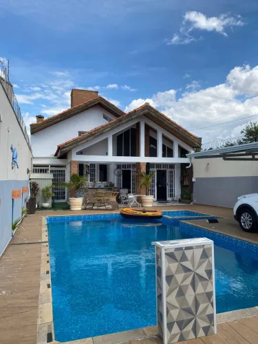 Casa para venda em Sorocaba-SP, Jardim Leocadia! 3 quartos, 1 suíte, 2 salas, 3 banheiros,