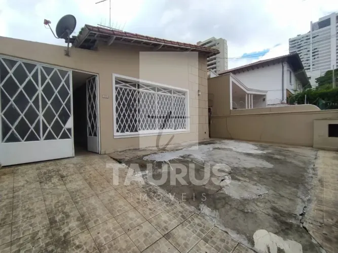 Casa a venda e para alugar no Brooklin. 3 quartos, 5 vagas, edícula, jardim, 500m².