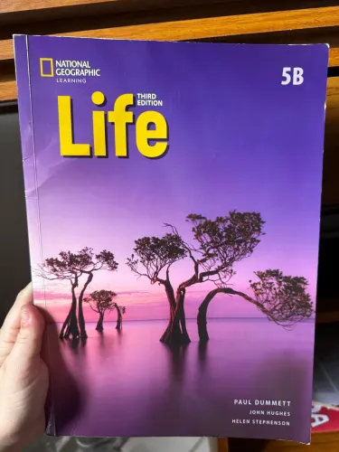 Vendo Livro de Inglês Life 3rd Edition 5B