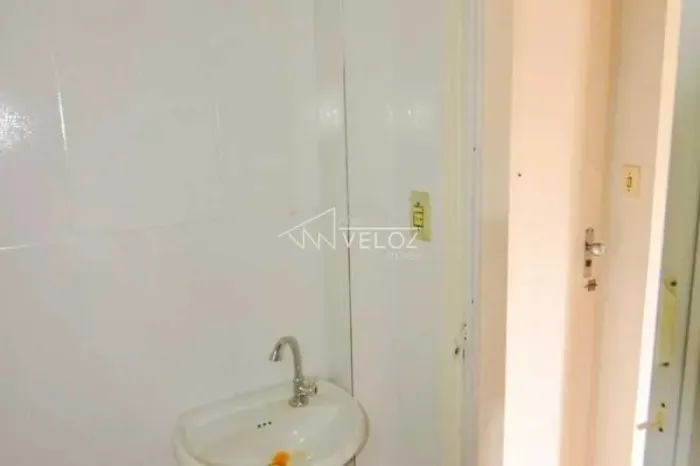 Kitnet/Conjugado - / Residencial / Centro