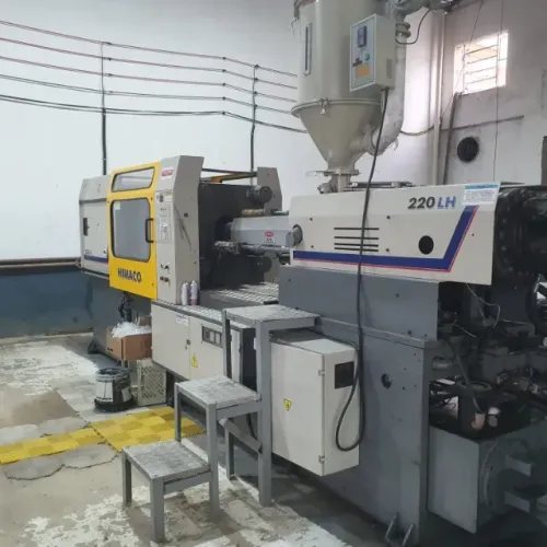 Injetora para Plásticos Himaco 220 Ton