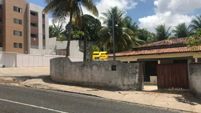 Casa com Terreno Amplo à Venda Jaguaribe, João Pessoa REF: CA0202