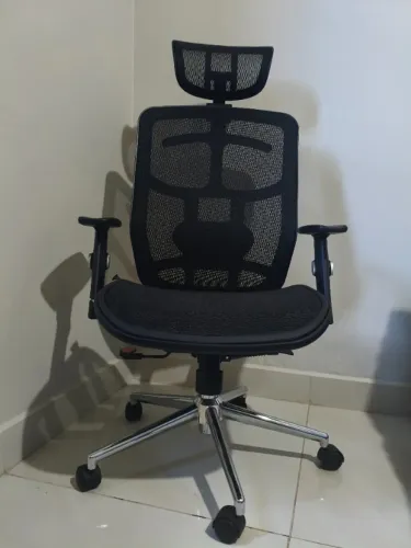 Cadeira de Escritório Ergonômica Comfy ErgoPro Preta Tela Mesh