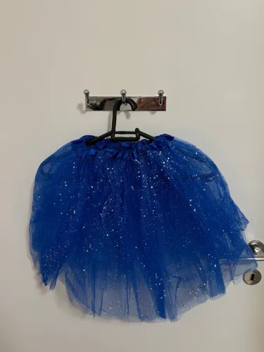 Saia de tule azul com brilhos - nova
