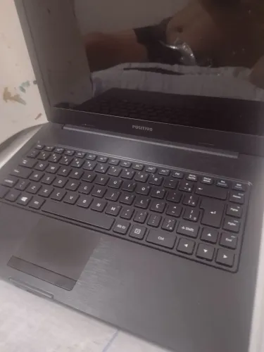 Notebook Positivo S1991 com processador Intel Celeron, 4GB de RAM e 500GB de HD.