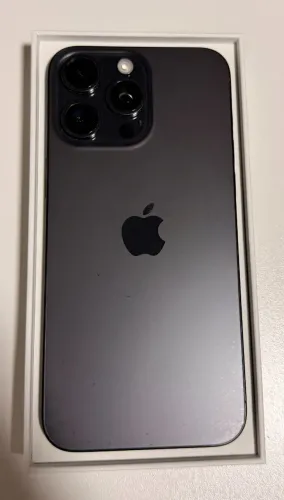 IPhone 15 Pro Max - Estado de Novo | Bateria 93% | Acessórios Originais