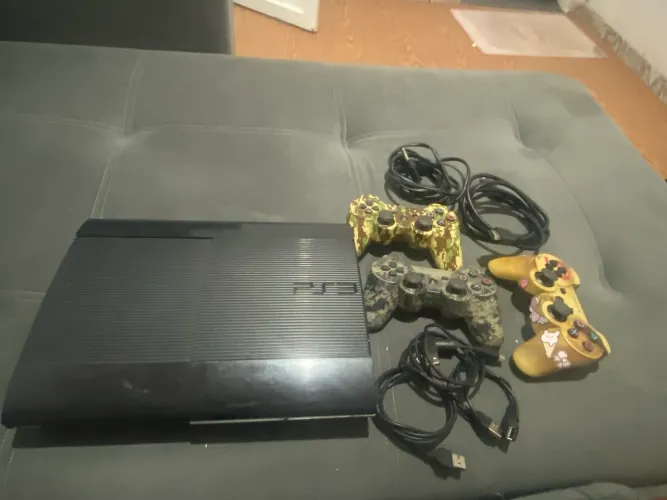 Sony PlayStation 3 Super Slim preto