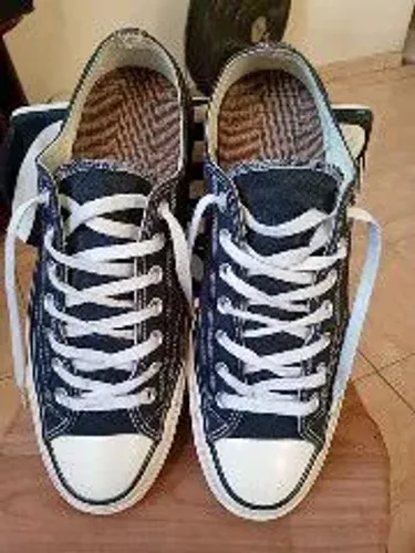 Converse Chuck 70 Vintage (Cano Baixo Preto), tamanho 44, pequeno reparo no solado.