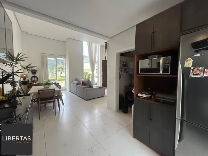 Casa em condomínio