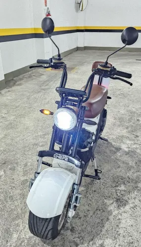 Scooter elétrica 