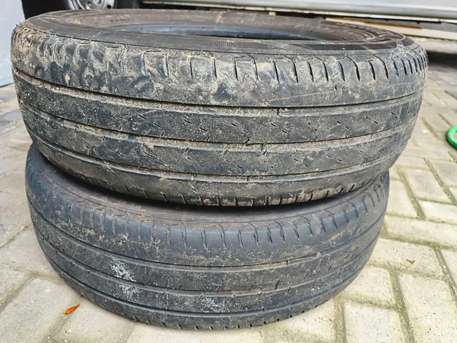 Par pneus 205/75/16