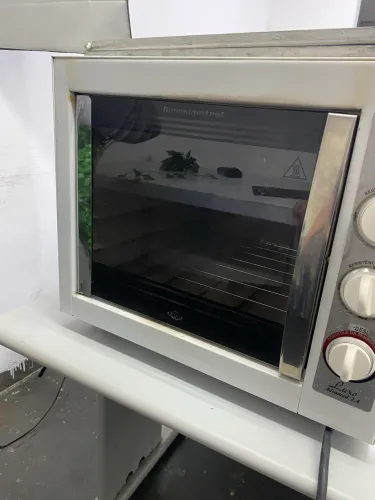 Forno semi novo elétrico