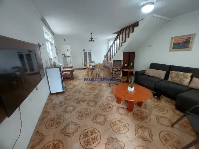 Sobrado à venda Santos 4 quartos 2 suítes quintal churrasqueira