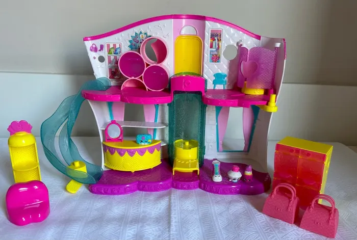 Shopkins fashion boutique