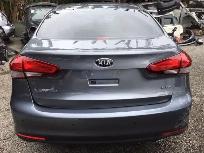 Sucata Cerato para retirada de peças