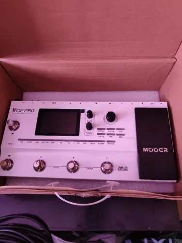 Pedaleira Mooer YGE250 Guitar Effects Pedal