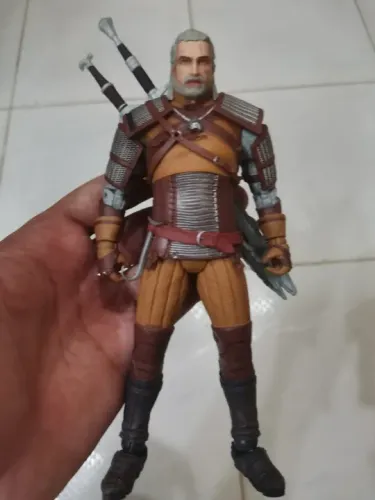 The Witcher Geralt De Rivia Gold Label Series 17 Cm Figure