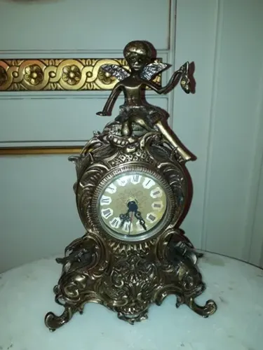 Relógio de mesa/lareira em bronze estilo Luiz XV